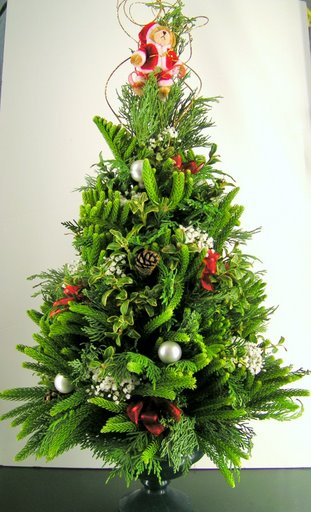 Sweet Blossoms Hawaii » Table top Christmas Topiary